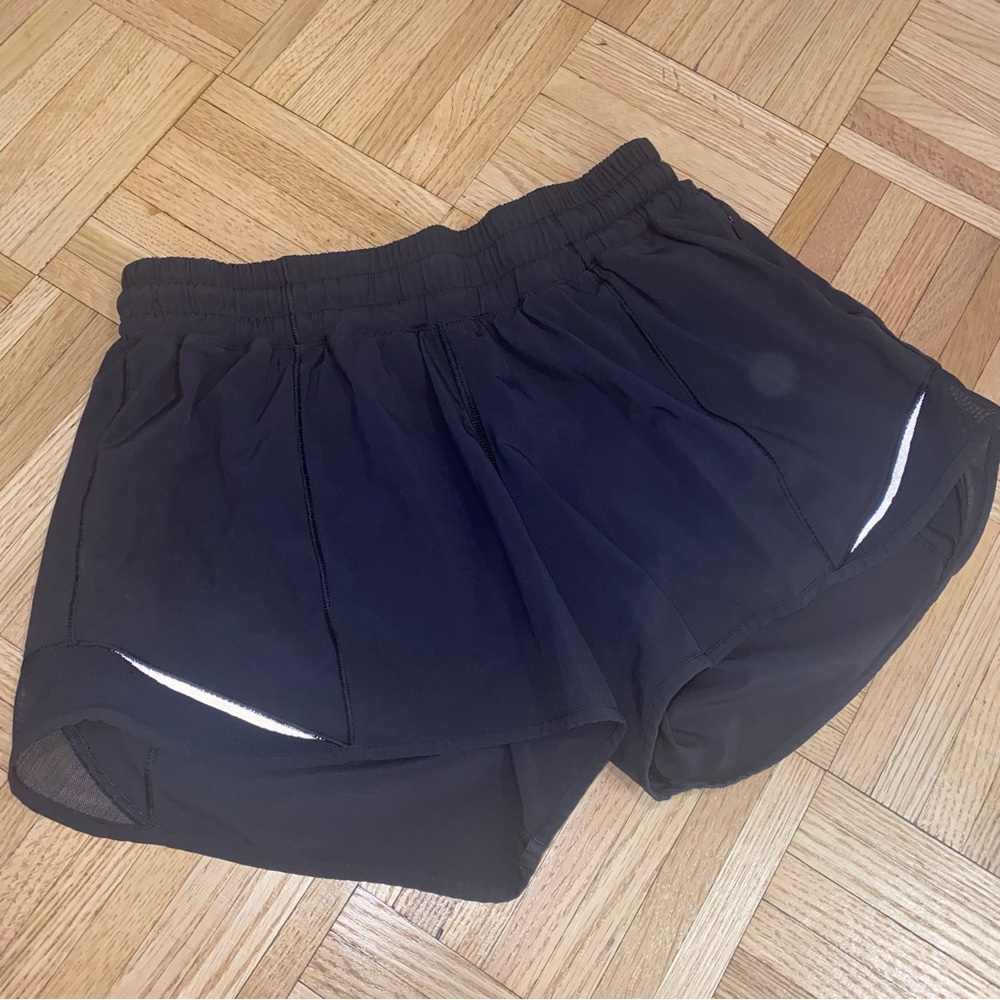 Lululemon Hotty Hot Short 2.5”